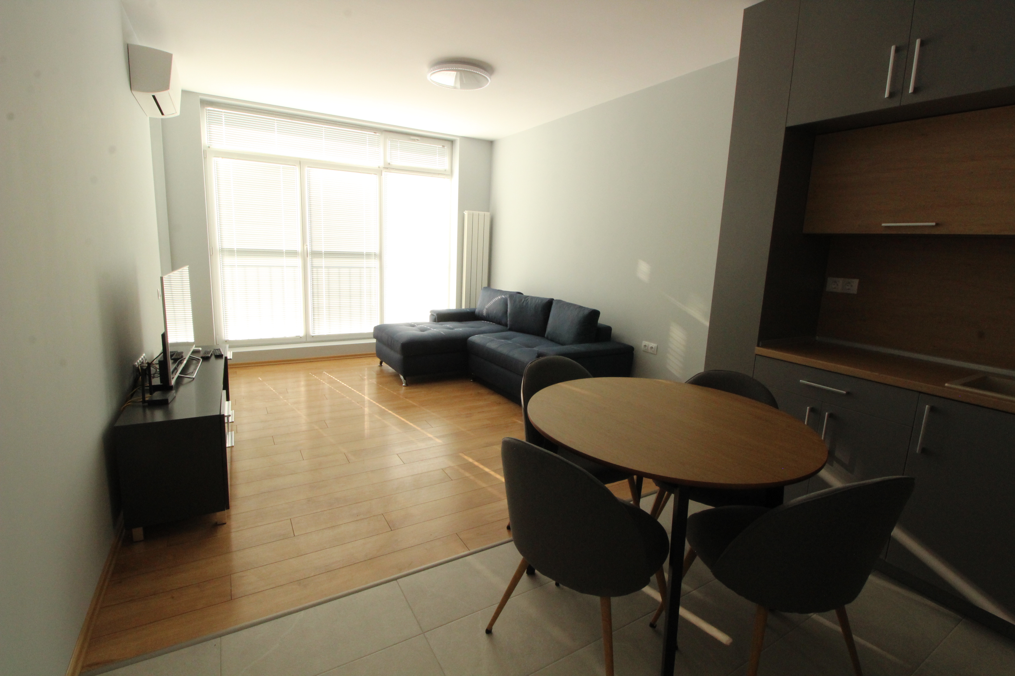 Продава 2-стаен апартамент, кв.Дружба 2