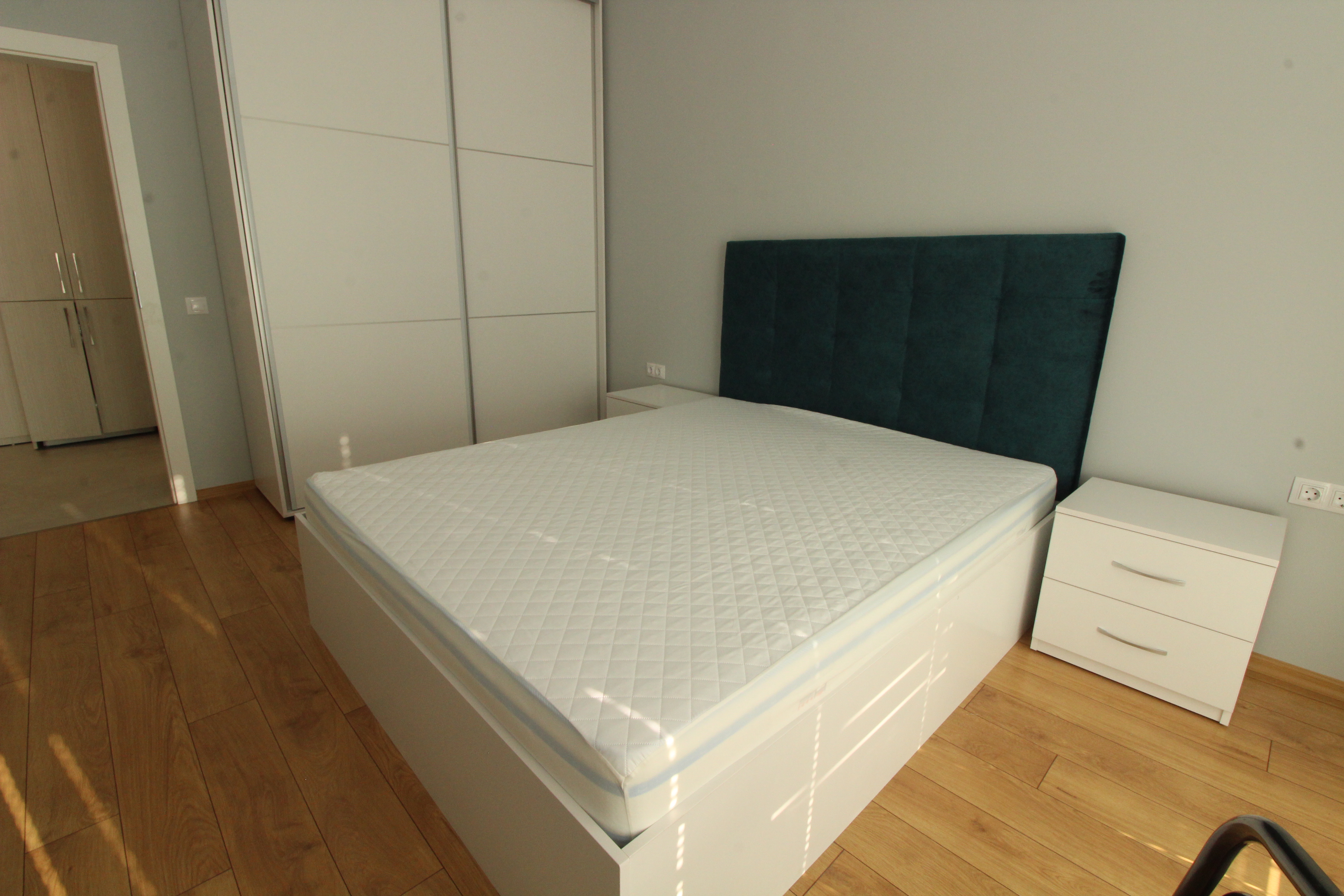 Продава 2-стаен апартамент, кв.Дружба 2